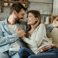 男性が無意識に出す「大好きサイン」