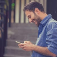 男性が「惚れた女性に見せがちな言動」