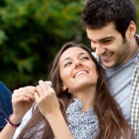 男が本命女性にだけ見せる態度