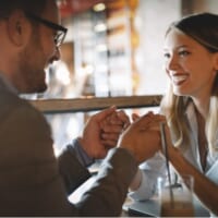 男が好きな子にするボディタッチ